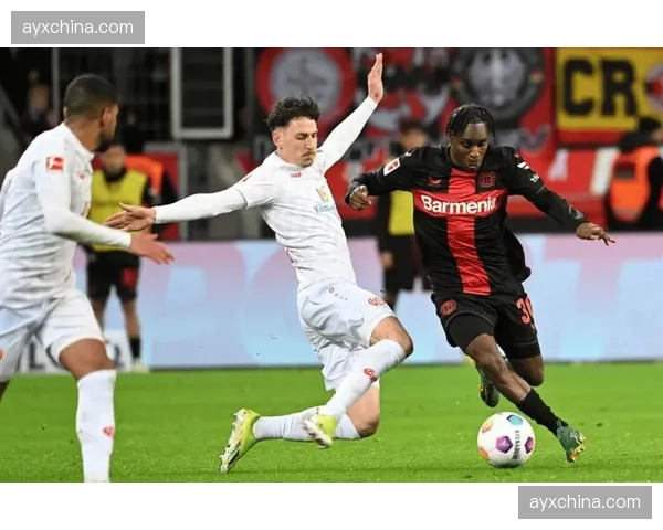 速报：斯图加特1-0小胜法兰克福，吉拉西点射制胜